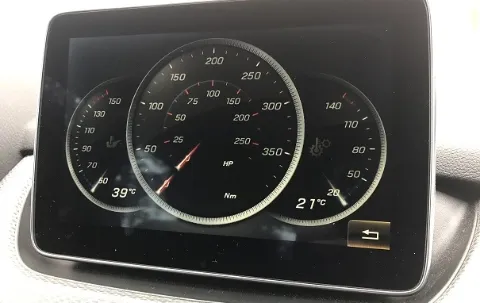 Mercedes Engine Parameters on Headunit Display